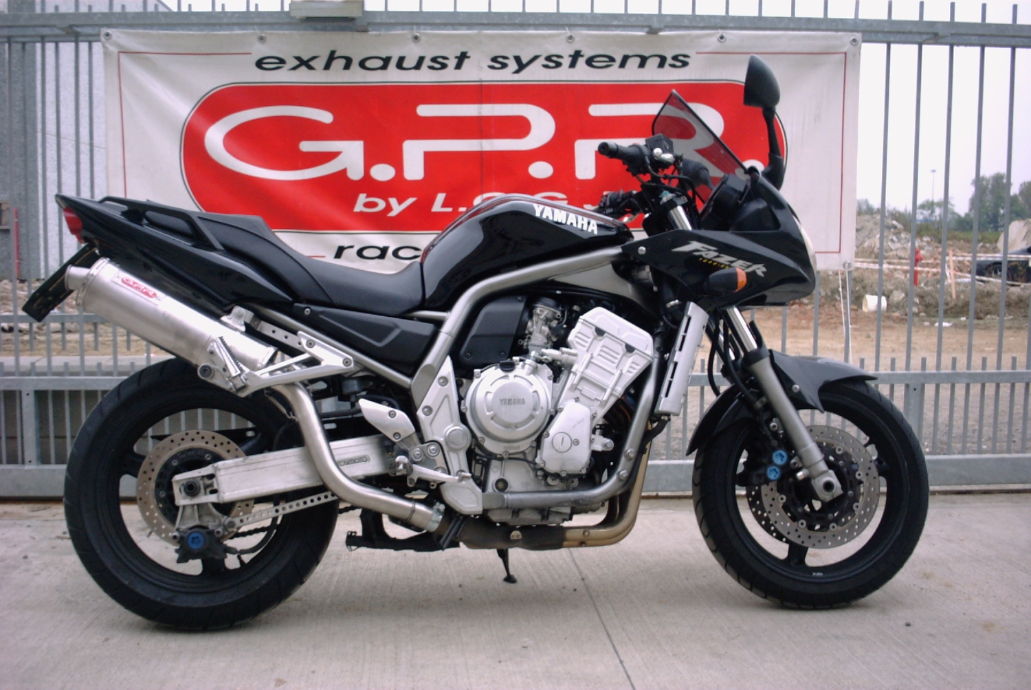 Exhaust compatible with Yamaha Fzs 1000 Fazer 2001-2005, Trioval, Slip-on exhaust including removable db killer and link pipe, EPA-compliant 