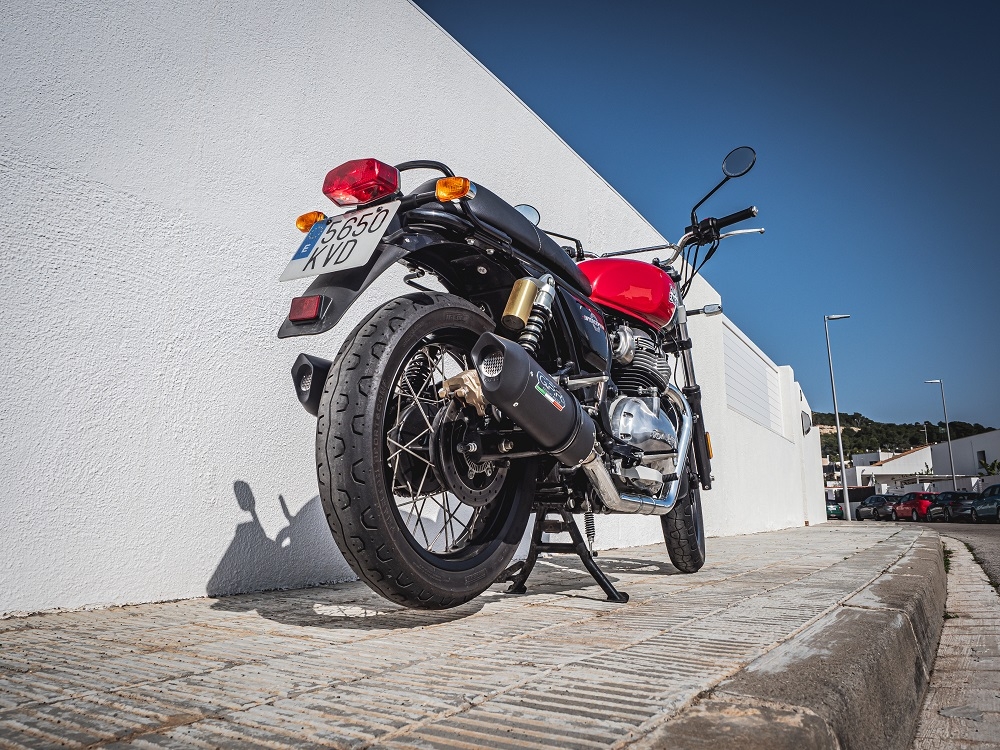 Exhaust compatible with Royal Enfield Interceptor 650 2021-2025, Furore Evo4 Nero, Dual slip-on exhausts including removable db killers and link pipes 