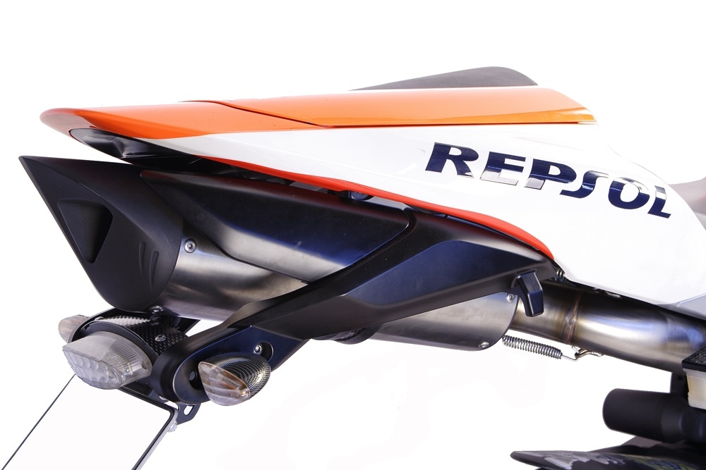 Exhaust compatible with Honda CBR600RR 2005-2006, Tiburon Titanium, Slip-on exhaust including removable db killer and link pipe, not EPA-compliant 