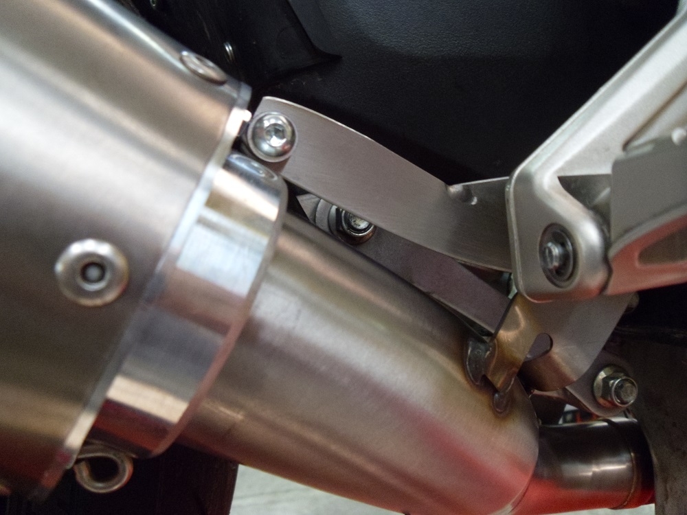 Exhaust compatible with Mv Agusta Brutale 675 2012-2015, Albus Ceramic, Slip-on exhaust including removable db killer and link pipe, EPA-compliant 