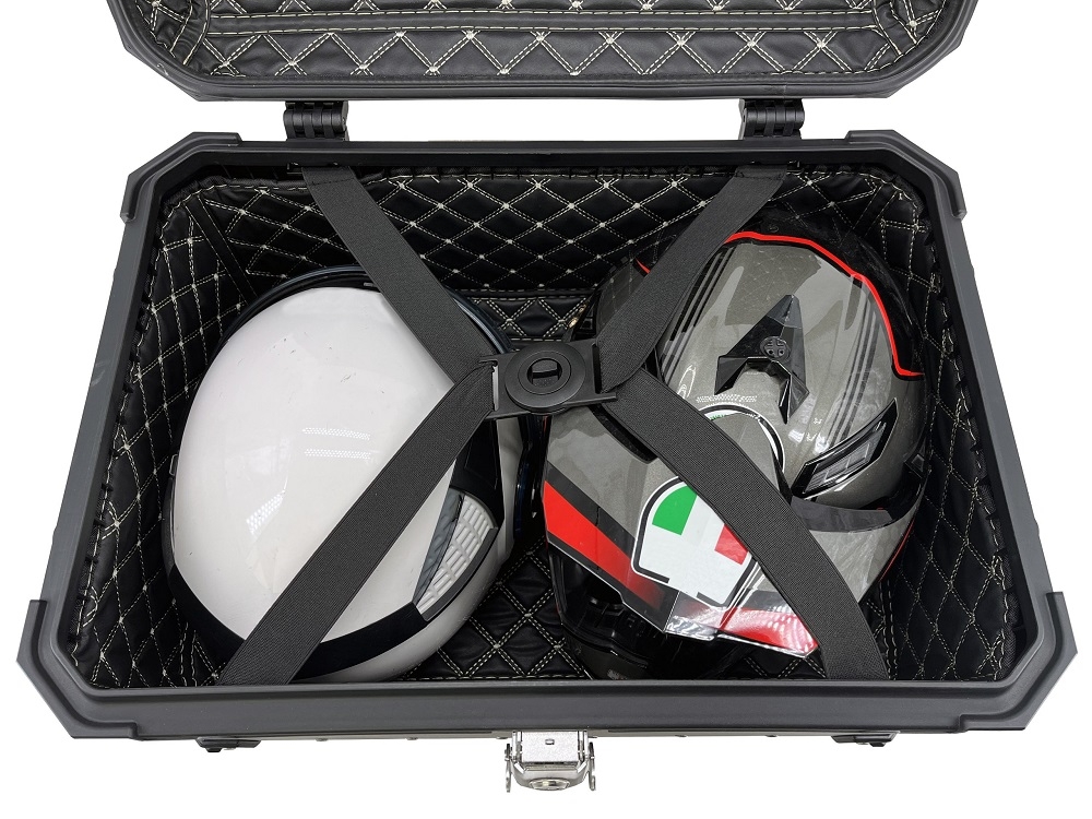 Top case GPR TECH compatible with  Suzuki V-Strom Dl 1000 2017/2019 e4 GPR TECH Top case in aluminum, silver color with specific plate included Capacity 55 LT.