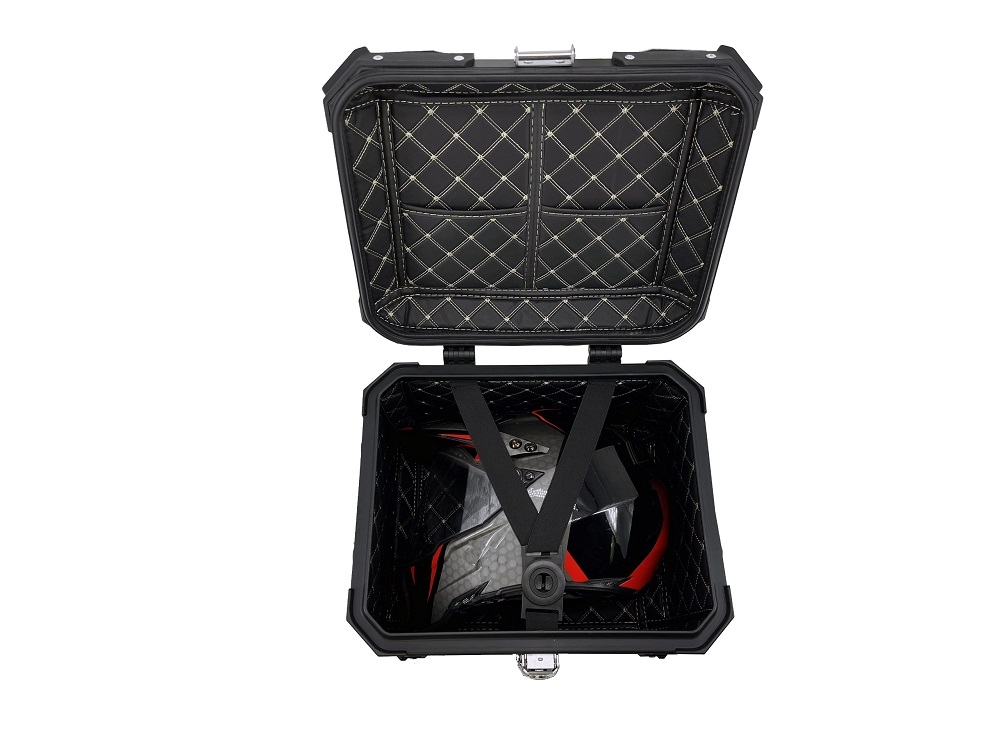 GPR TECH TOP CASE ALPI-TECH 45 LT. BLACK Top case in aluminum,including soft backrest, black color with universal plate  Capacity 45 LT.