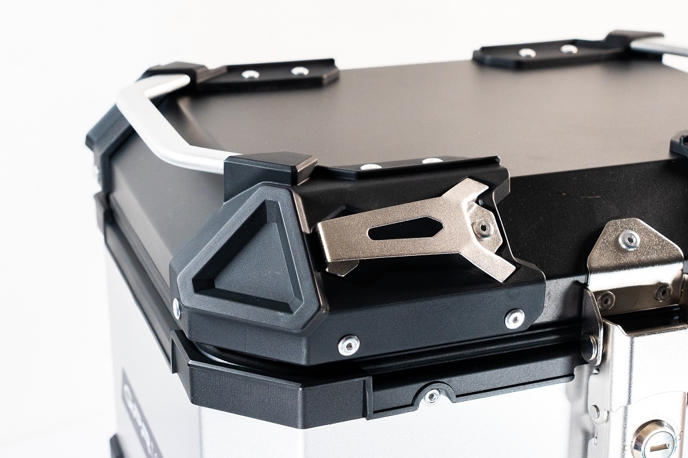 GPR TECH TOP CASE ALPI-TECH 26 LT. SILVER Top case in aluminum,including soft backrest, silver color with universal plate  Capacity 26 LT.