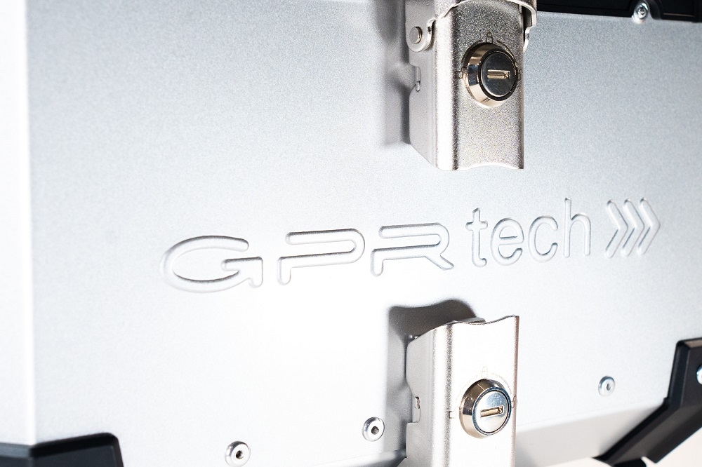 GPR TECH TOP CASE ALPI-TECH 26 LT. SILVER Top case in aluminum,including soft backrest, silver color with universal plate  Capacity 26 LT.