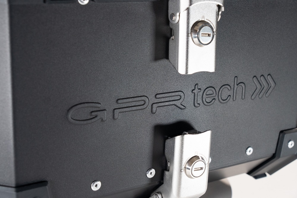 GPR TECH TOP CASE ALPI-TECH 26 LT. BLACK Top case in aluminum,including soft backrest, black color with universal plate  Capacity 26 LT.