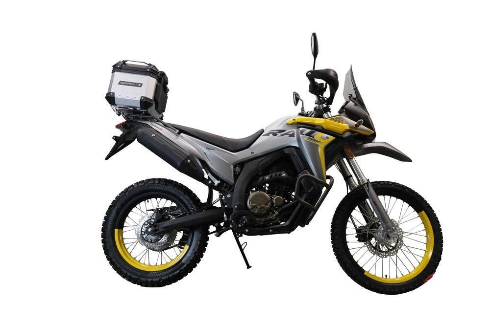 Top case GPR TECH compatible with  Voge 300Rally 2022/2024 e5 GPR TECH Top case in aluminum, silver color with specific plate included Capacity 26 LT.