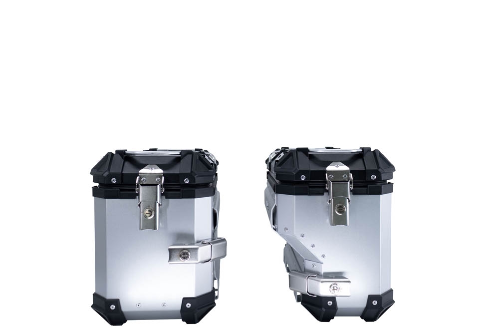 GPR TECH compatible with  Suzuki V-Strom 1050 Xt/De 2020/2024 e5 GPR TECH Pair of side cases aluminum made with contoured right side, silver color with specific pannier holder Capacity 38 LT. + 32 LT.