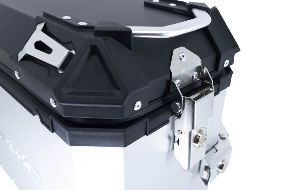 GPR TECH compatible with  Suzuki V-Strom 1050 Xt/De 2020/2024 e5 GPR TECH Pair of side cases aluminum made with contoured right side, silver color with specific pannier holder Capacity 38 LT. + 32 LT.