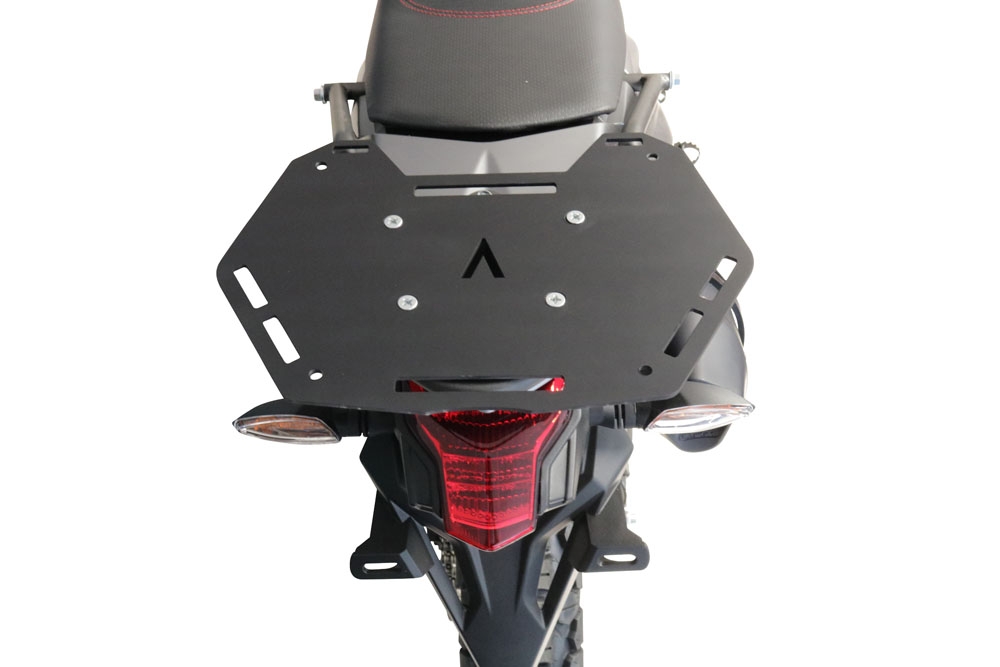 Top case GPR TECH compatible with  Voge 300Rally 2022/2024 e5 GPR TECH Top case in aluminum, black color with specific plate included Capacity 26 LT.