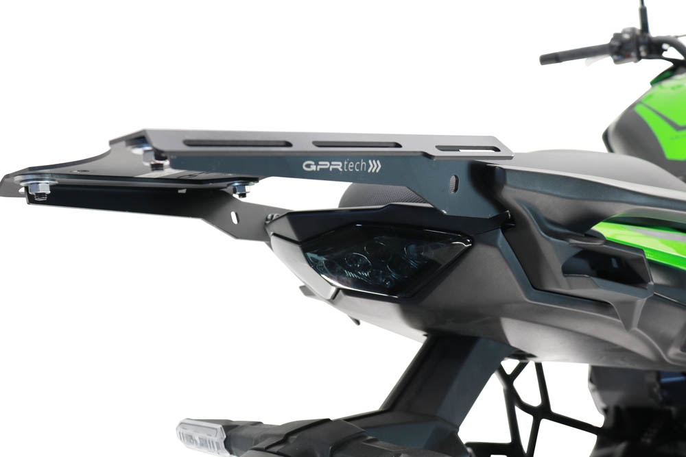 GPR TECH compatible with  Kawasaki Versys 650 2023/2024 e5 plus GPR TECH Top case in aluminum, silver color with specific plate included Capacity 45 LT.