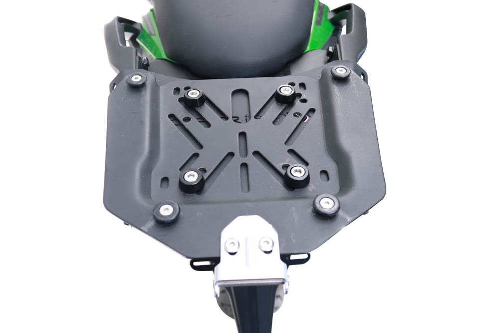 GPR TECH compatible with  Kawasaki Versys 650 2023/2024 e5 plus GPR TECH Top case in aluminum, silver color with specific plate included Capacity 45 LT.