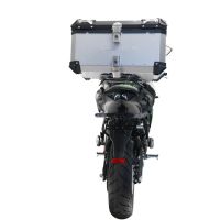 GPR TECH compatible with  Kawasaki Versys 650 2023/2024 e5 plus GPR TECH Top case in aluminum, silver color with specific plate included Capacity 45 LT.