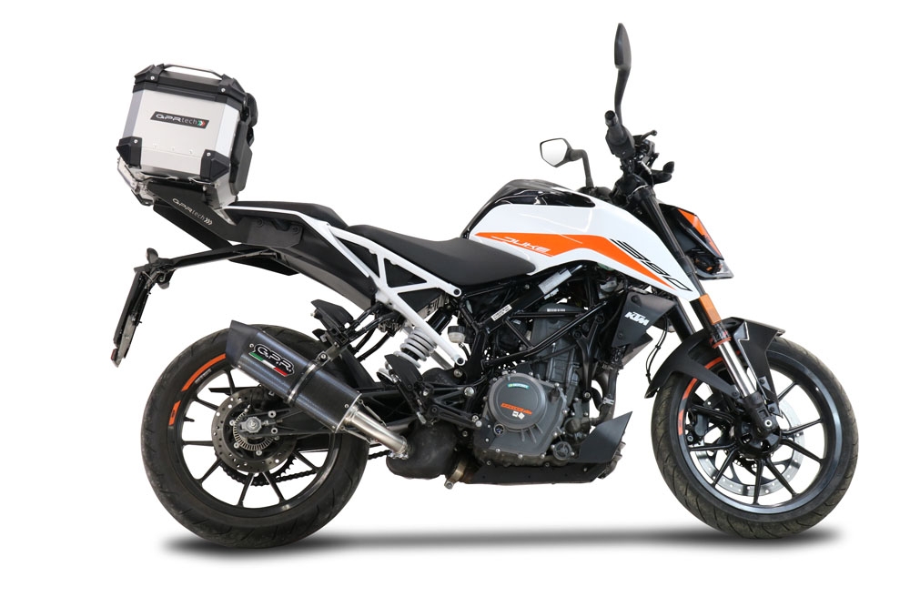 Top case GPR TECH compatible with  Ktm Duke 390 2021/2023 e5 GPR TECH Top case in aluminum, silver color, including roof rack and specific plate Capacity 26 LT.