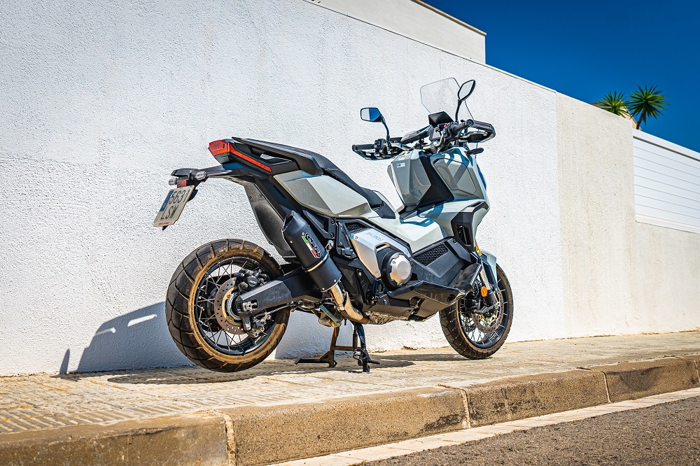 Exhaust compatible with Honda X-Adv 750 2021-2024, Furore Evo4 Nero, Slip-on exhaust including removable db killer and link pipe, EPA-compliant 
