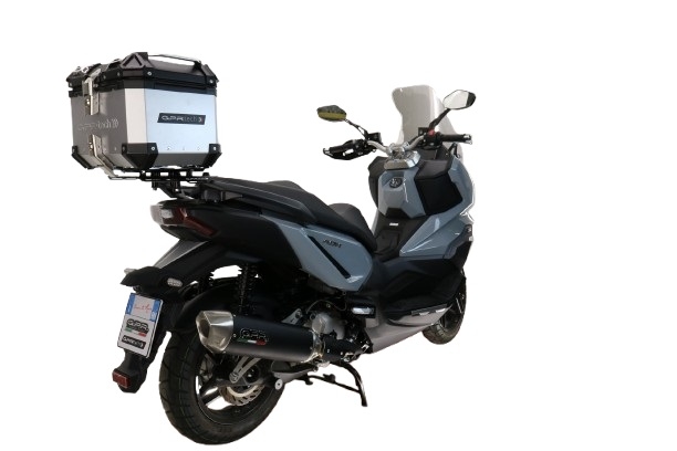 Top case GPR TECH compatible with  Bmw G 310 Gs 2017/2021 e4 GPR TECH Top case in aluminum, silver color with specific plate included Capacity 26 LT.