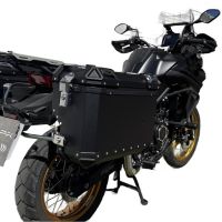 GPR TECH compatible with  Voge 525DSX 2023/2025 e5 GPR TECH Pair of side cases aluminum made with contoured right side, black color with specific pannier holder Capacity 38 LT. + 32 LT.