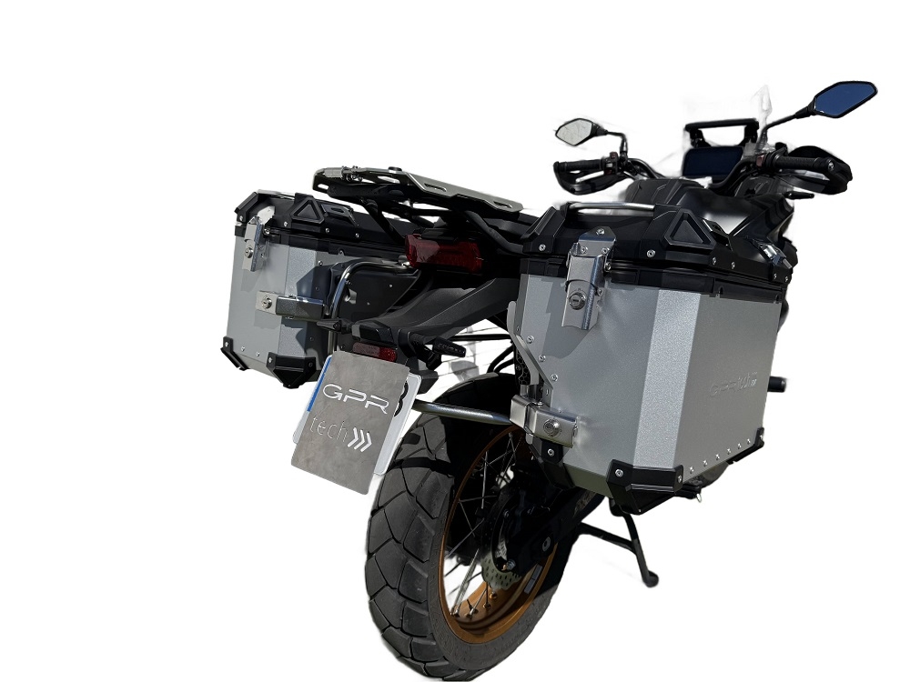 GPR TECH compatible with  Voge 525DSX 2023/2025 e5 GPR TECH Pair of side cases aluminum made with contoured right side, silver color with specific pannier holder Capacity 38 LT. + 32 LT.