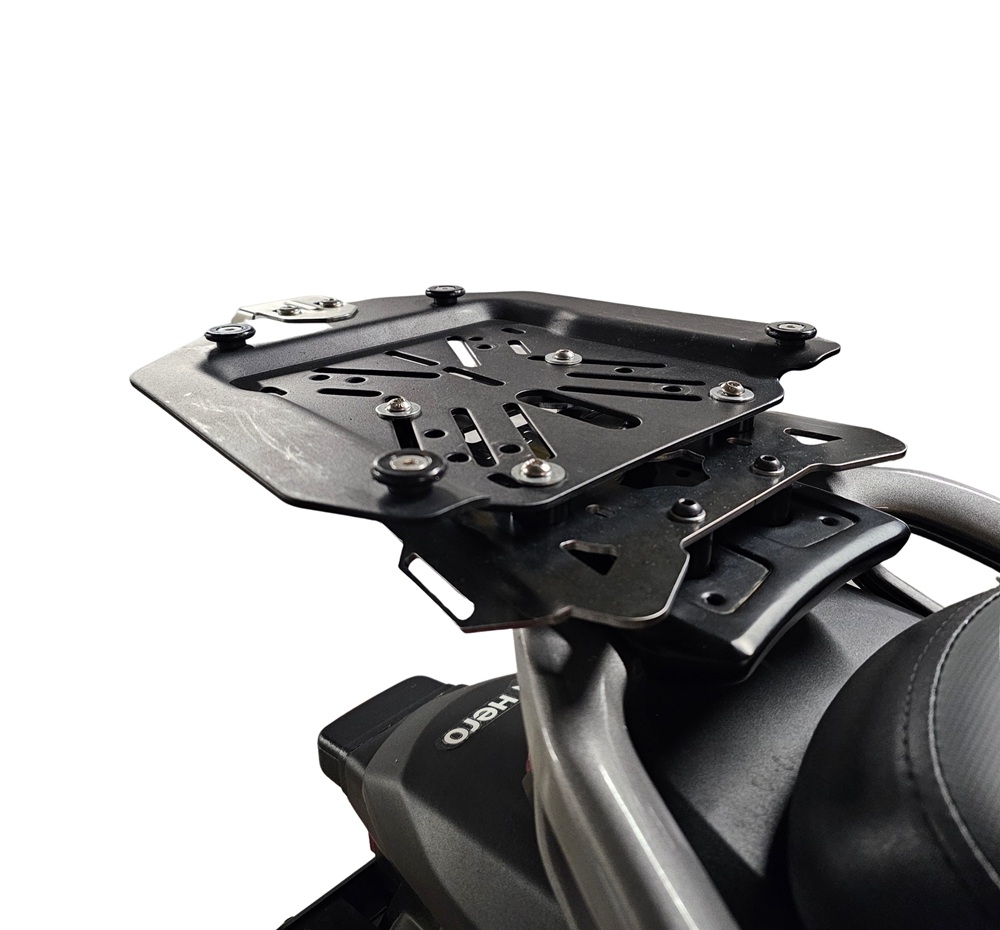 Top case GPR TECH compatible with  Hero Xpulse 200 BS6 4V 2021/2024 E5 GPR TECH Top case in aluminum, black color with specific plate included Capacity 26 LT.