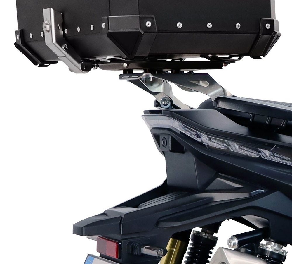 Top case GPR TECH compatible with  Voge SR 450 X 2026/2027 e5 plus GPR TECH Top case in aluminum, silver color, including roof rack and specific plate Capacity 45 LT.