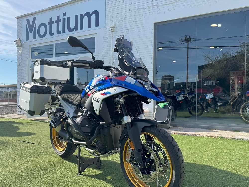 GPR TECH compatible with  BMW R 1300 GS Adventure 2023/2025 GPR TECH Triptych kit made in silver color, with Top case 45 Lt + Side Cases 38 Lt + 38 Lt + general black rack holder Top case capacity 45 Lt + side cases capacity 38 LT. + 38 LT.