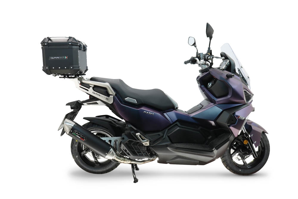 Top case GPR TECH compatible with  Sym ADX 125 2024/2026 e5 Plus GPR TECH Top case in aluminum, black color with specific plate included Capacity 26 LT.