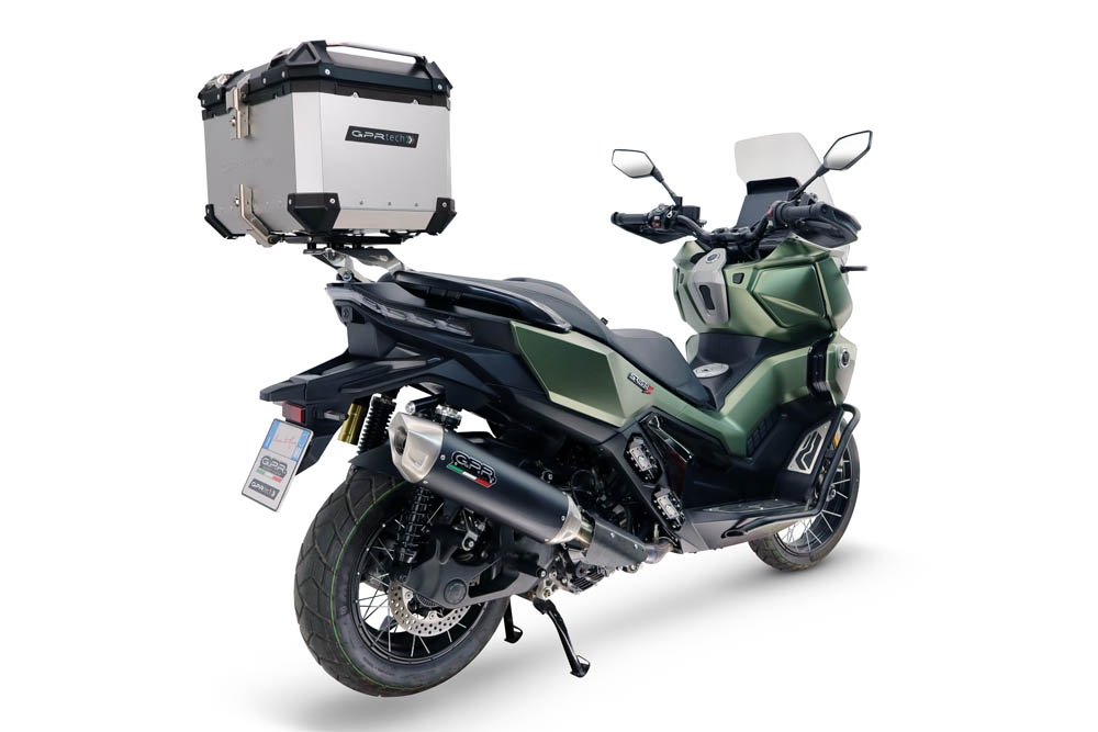 Top case GPR TECH compatible with  Voge SR 450 X 2026/2027 e5 plus GPR TECH Top case in aluminum, silver color, including roof rack and specific plate Capacity 35 LT.